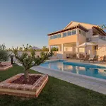 Dinko Villa *