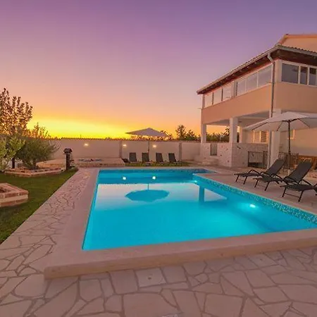 Villa Dinko *