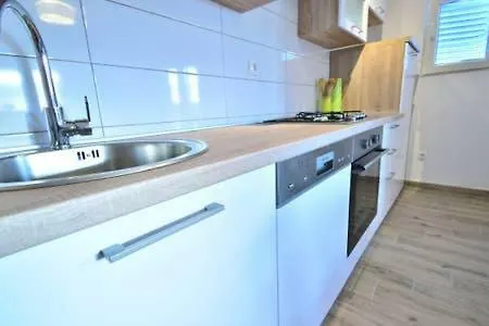 Dinko Villa *