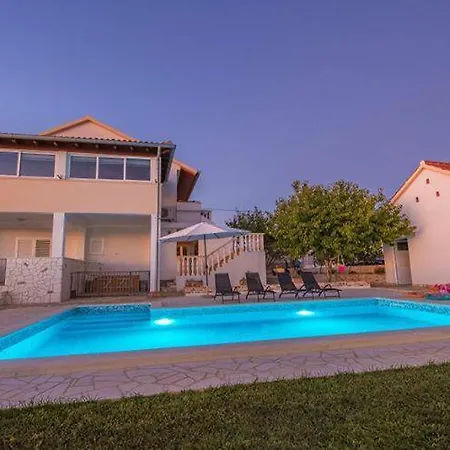 Villa Dinko