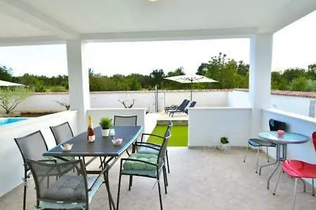 Dinko Villa